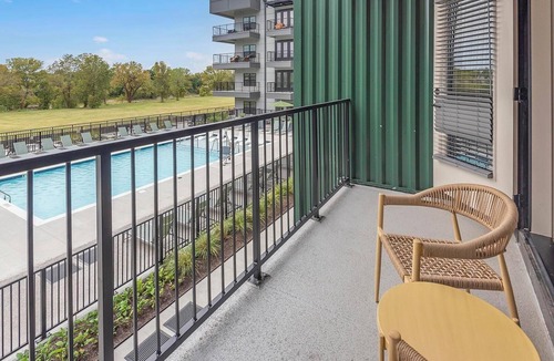Pinch District Apartment | Landing | Modern 1BD, Rooftop Lounge, Pool