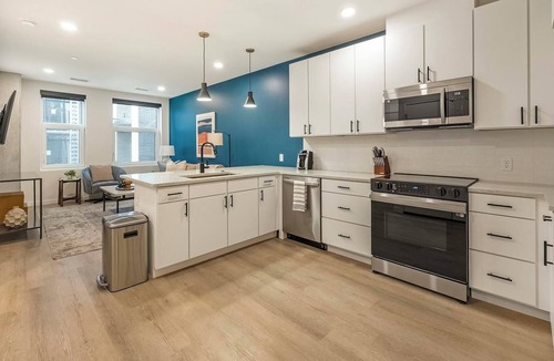 Civic Center Apartment | Landing | Modern 1BD, Rooftop Lounge, Gym
