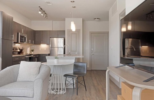Haltom City Apartment | Landing | Modern 1BD, Courtyard, Pool