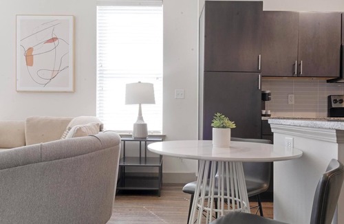Haltom City Apartment | Landing | Modern 1BD, Courtyard, Pool