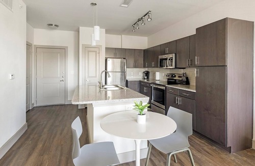 Haltom City Apartment | Landing | Modern 1BD, Clubhouse, Courtyard