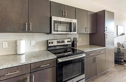 Haltom City Apartment | Landing | Modern 1BD, Clubhouse, Courtyard