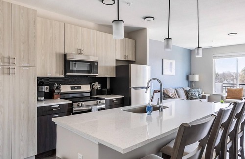 Near Northside Apartment | Landing | Modern 1BD, Gym, Pool
