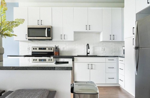 North Kansas City Apartment | Landing | Modern 1BD, Gym, Yoga Studio