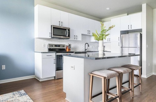 North Kansas City Apartment | Landing | Modern 1BD, Gym, Yoga Studio
