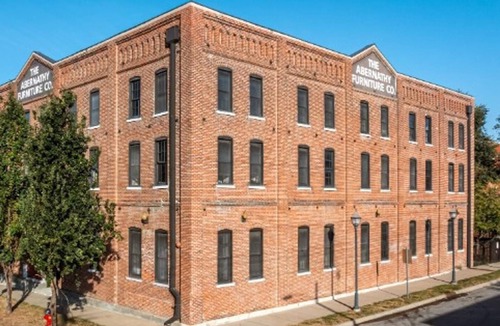 Leavenworth Apartment | Landing | Modern 1BD, Courtyard