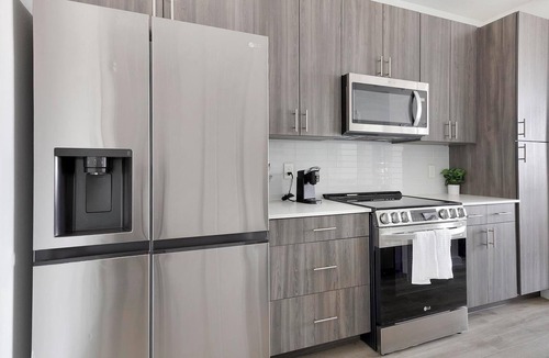 San Antonio Apartment | Landing | Modern 1BD, Gym, Clubhouse