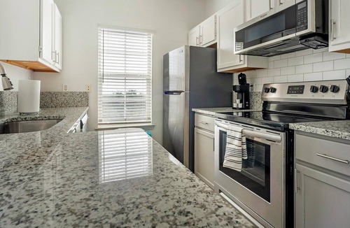 Stone Oak Apartment | Landing | Modern 1BD, Gym