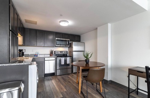 Downtown Hartford Apartment | Landing | Modern 1BD, Yoga Studio, Pool