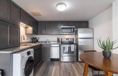 Downtown Hartford Apartment | Landing | Modern 1BD, Yoga Studio, Pool