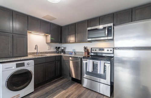 Downtown Hartford Apartment | Landing | Modern 1BD, Yoga Studio, Pool