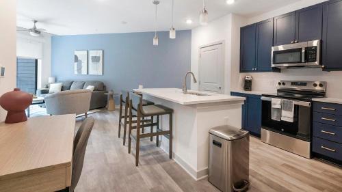 Huntsville Apartment | Landing Modern 1BD Yoga Studio Gym