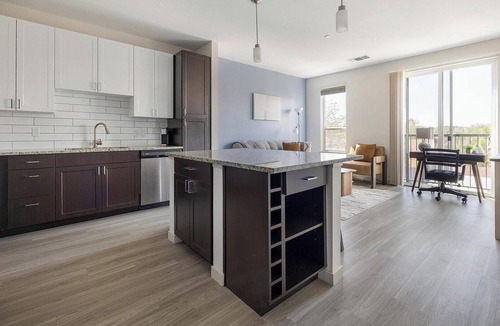 City Park Apartment | Landing | Modern 1BD, Yoga Studio