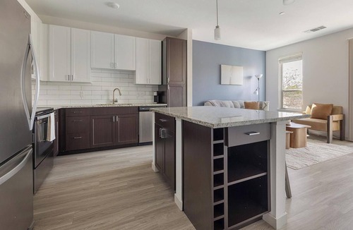 City Park Apartment | Landing | Modern 1BD, Yoga Studio