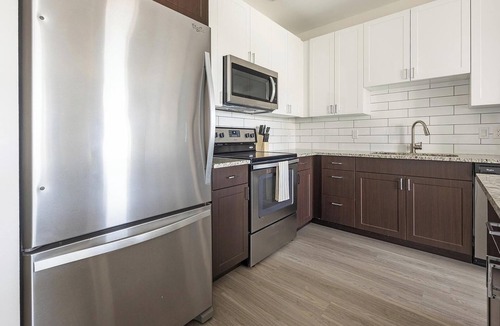 City Park Apartment | Landing | Modern 1BD, Yoga Studio