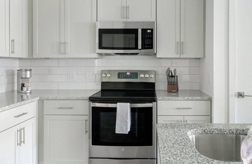Southeast Raleigh Apartment | Landing | Modern 1BD, Yoga Studio, Gym
