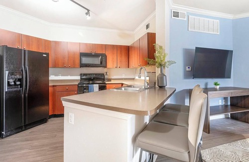 Del Mar Apartment | Landing | Modern 2BD, Clubhouse