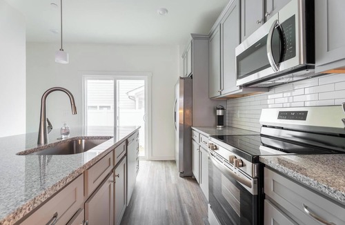 Port Wentworth Apartment | Landing | Modern 2BD, Clubhouse, Pool