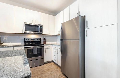 Land O' Lakes Apartment | Landing | Modern 2BD, Pool, Gym