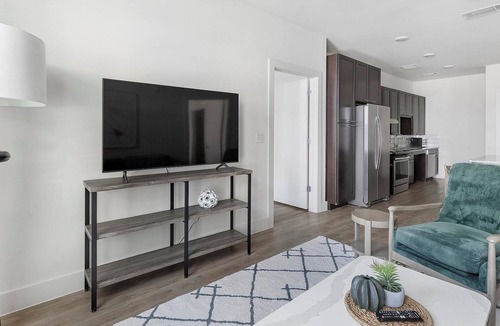 Fort Worth Apartment | Landing | Modern 2BD, Courtyard, Gym