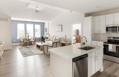 Belle Mina Apartment | Landing | Modern 2BD, Clubhouse, Courtyard