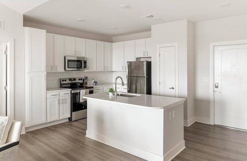 Belle Mina Apartment | Landing | Modern 2BD, Clubhouse, Courtyard