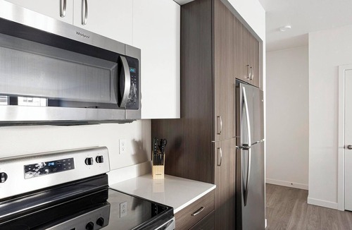Smokey Point Apartment | Landing | Modern 2BD, Clubhouse, Pool