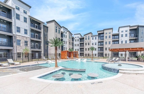 Midlothian Apartment | Landing | Modern 2BD, Clubhouse, Game Room