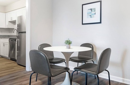 Homewood Apartment | Landing | Modern 2BD, Clubhouse, Pool