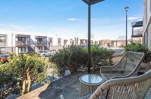 Homewood Apartment | Landing | Modern 2BD, Clubhouse, Pool