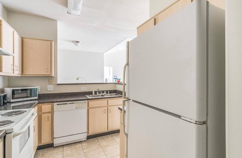 Southbelt/Ellington Apartment | Landing | Modern 2BD, Clubhouse, Gym
