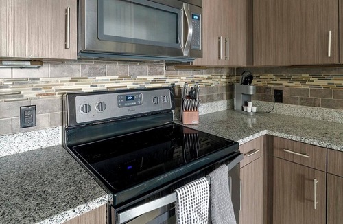 Westchase Apartment | Landing | Modern 2BD, Clubhouse, Gym