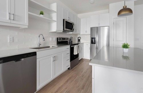 Austin Apartment | Landing | Modern 2BD, Clubhouse, Gym