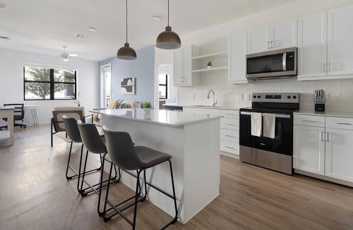 Austin Apartment | Landing | Modern 2BD, Clubhouse, Gym