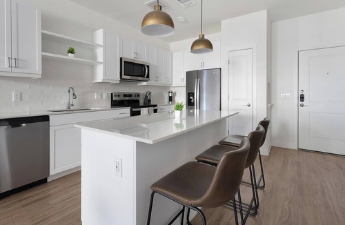 Austin Apartment | Landing | Modern 2BD, Clubhouse, Gym