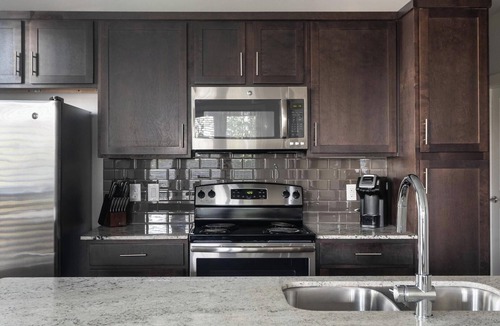 Buda Apartment | Landing | Modern 2BD, Clubhouse, Yoga Studio