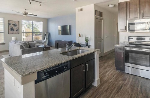 Spring Apartment | Landing | Modern 2BD, Courtyard, Gym
