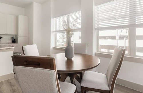 Addicks Apartment | Landing | Modern 2BD, Courtyard, Gym