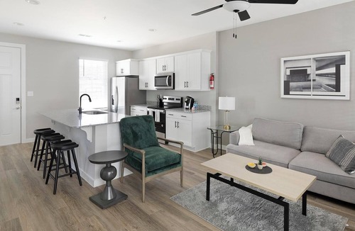 Madison Apartment | Landing | Modern 2BD, Courtyard, Pool