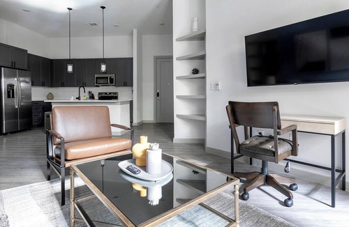 MLK Apartment | Landing | Modern 2BD, Courtyard, Rooftop Lounge