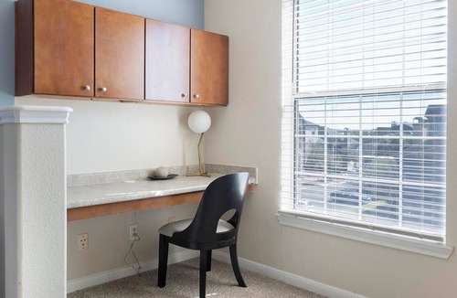 Austin Apartment | Landing | Modern 2BD, Courtyard, Clubhouse