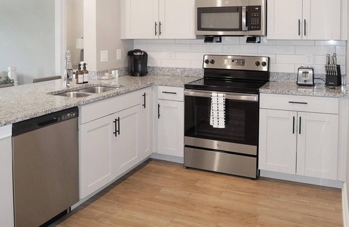 Fort Myers Apartment | Landing | Modern 2BD, Gym, Yoga Studio