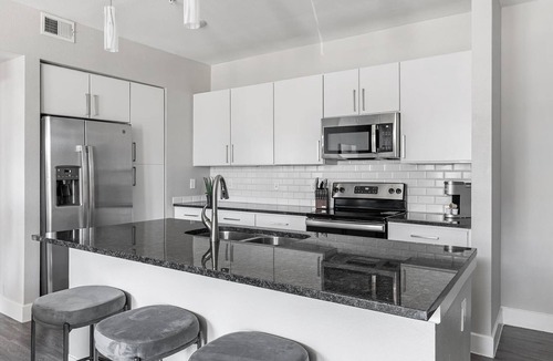 Allen Apartment | Landing | Modern 2BD, Game Room, Yoga Studio