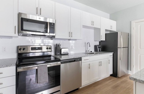 Conroe Apartment | Landing | Modern 2BD, Game Room, Gym
