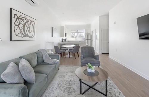 Donelson Apartment | Landing | Modern 2BD, Gym, Clubhouse