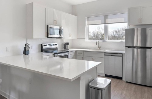 Donelson Apartment | Landing | Modern 2BD, Gym, Clubhouse