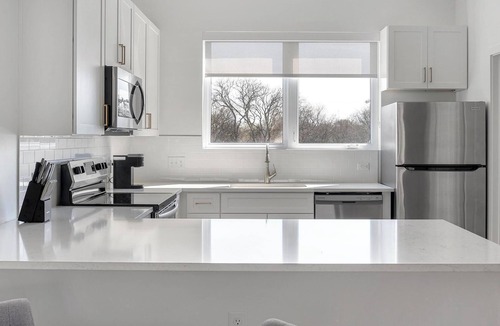 Donelson Apartment | Landing | Modern 2BD, Gym, Clubhouse