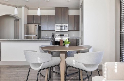 Manor Apartment | Landing | Modern 2BD, Gym, Courtyard