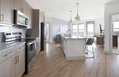 Scofield Farms Apartment | Landing | Modern 2BD, Gym, Pool