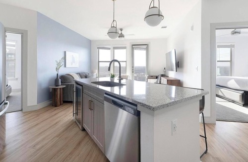 Scofield Farms Apartment | Landing | Modern 2BD, Gym, Pool